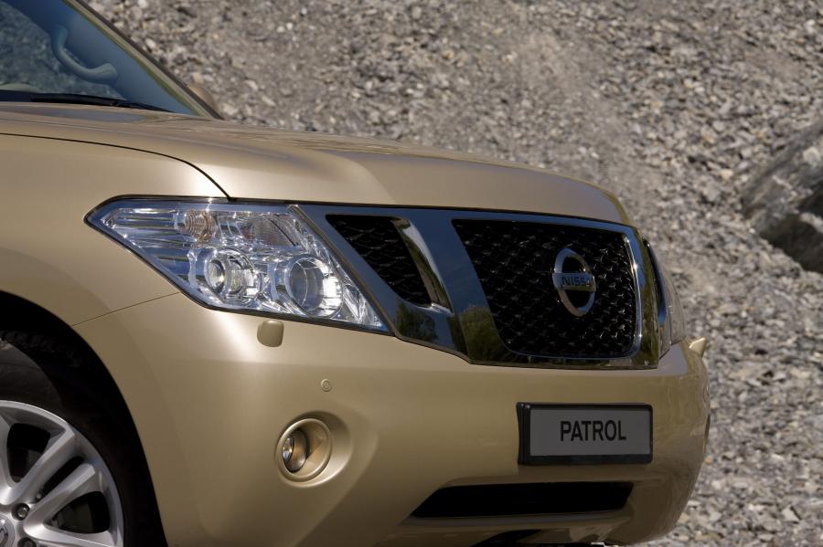  Nissan Patrol 2010 года  (фото 29 из 118)